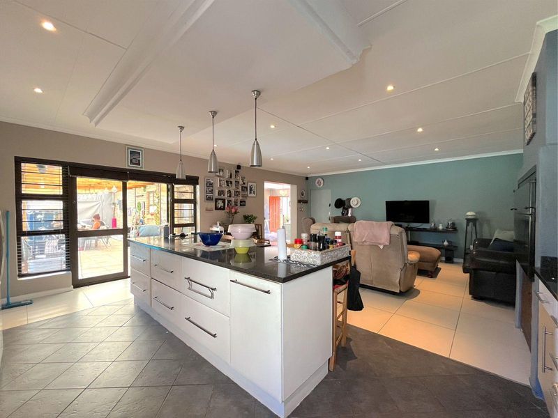 House For Sale In Port Elizabeth - Photo 7