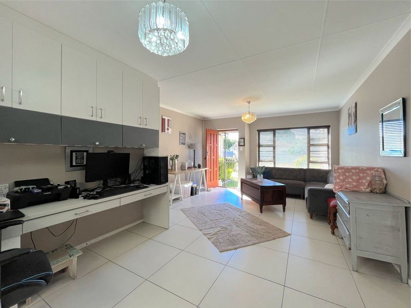 House For Sale In Port Elizabeth - Photo 5