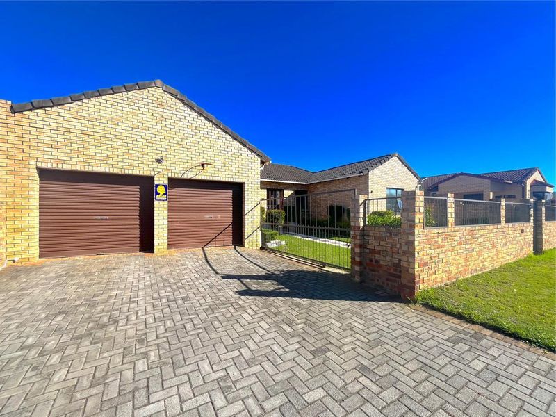 House For Sale In Port Elizabeth - Photo 3