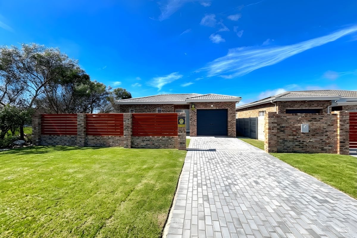 House For Sale In Port Elizabeth - Photo 2