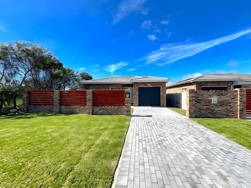 House For Sale In Port Elizabeth - Photo 2