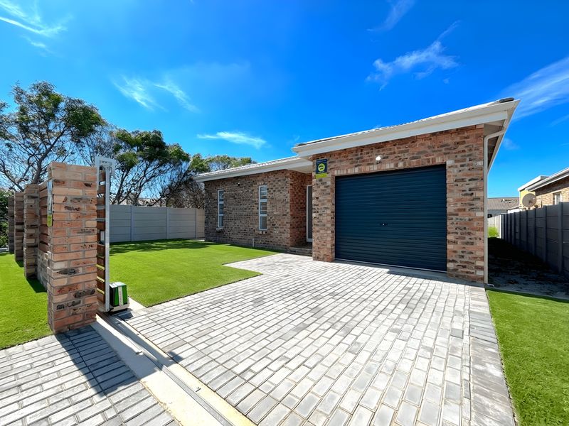 House For Sale In Port Elizabeth - Photo 3