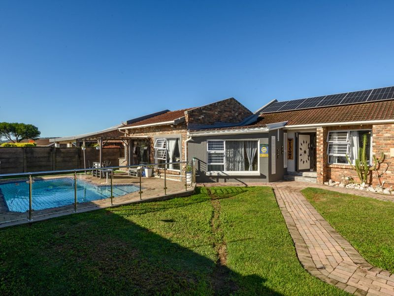 House For Sale In Port Elizabeth - Photo 2