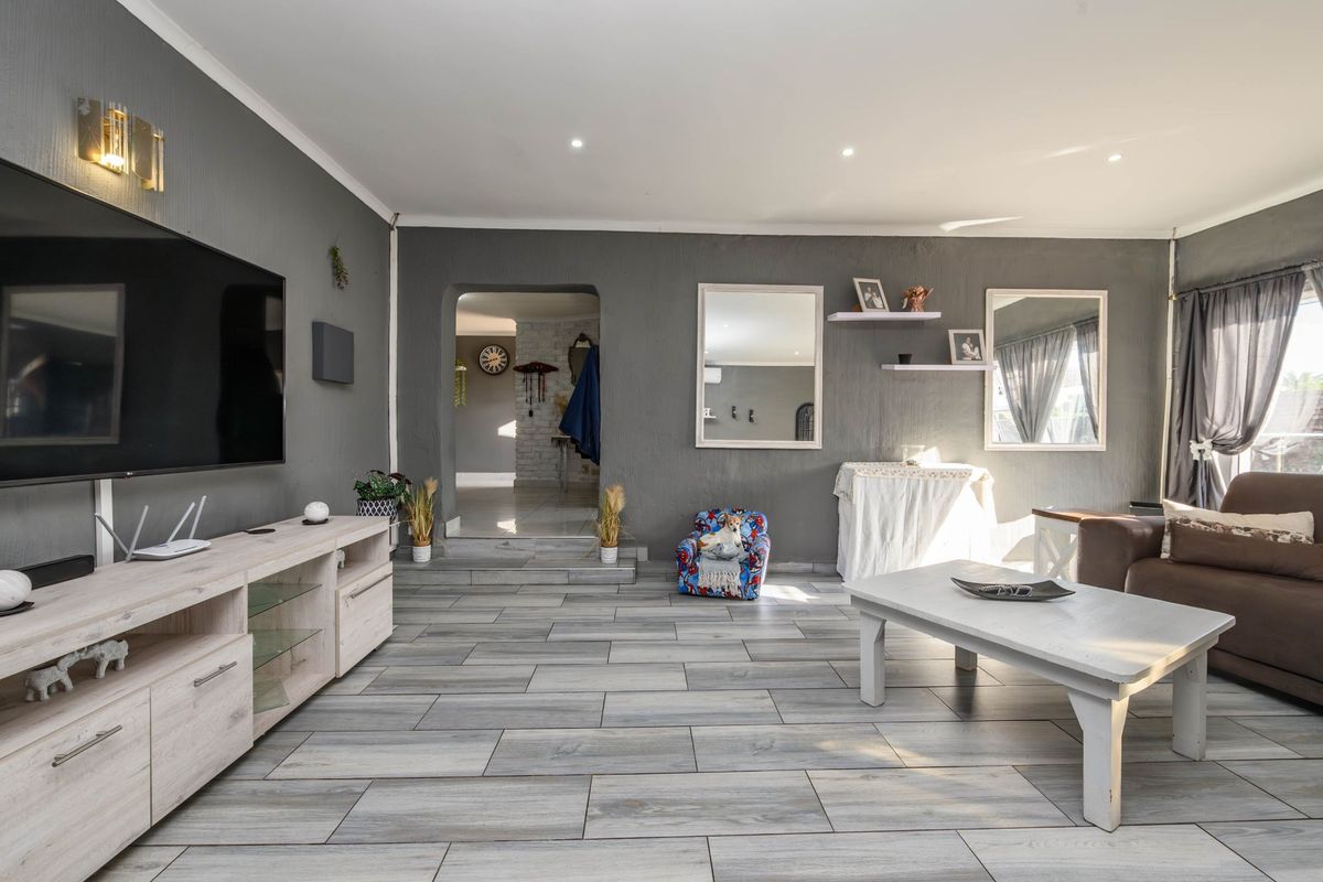 House For Sale In Port Elizabeth - Photo 5