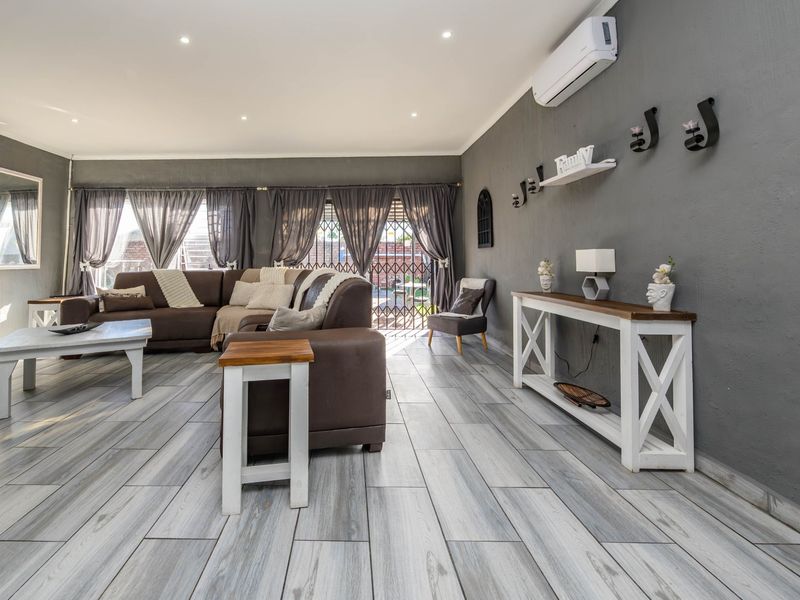 House For Sale In Port Elizabeth - Photo 7