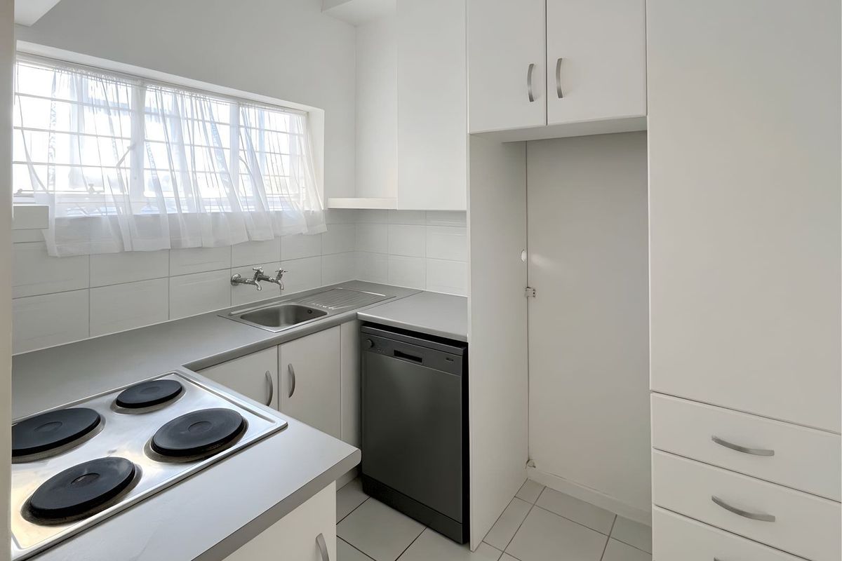 Apartment For Sale In Port Elizabeth - Photo 4