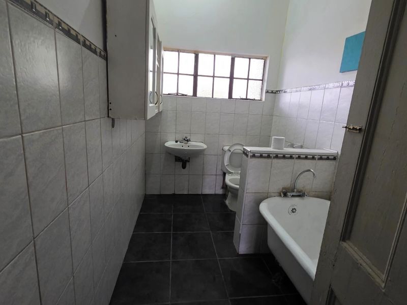 House For Sale In East London - Photo 9