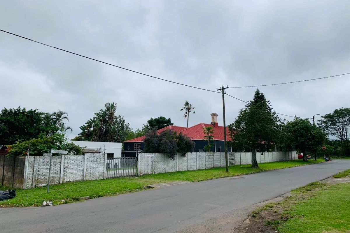 House For Sale In East London - Photo 3