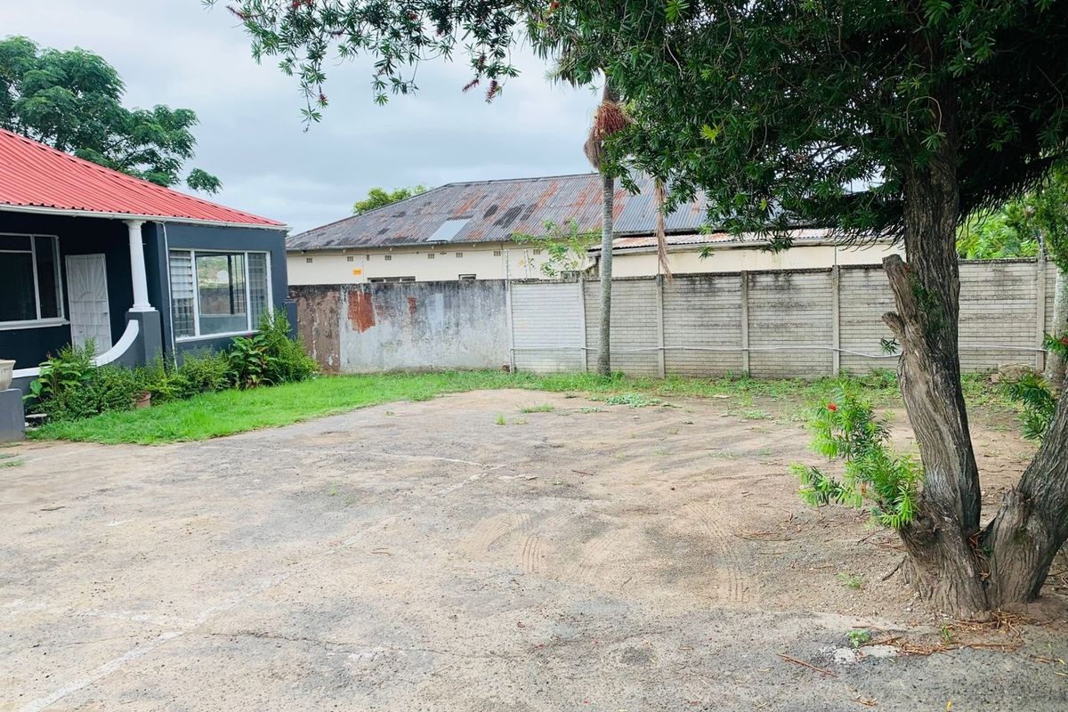 House For Sale In East London - Photo 2