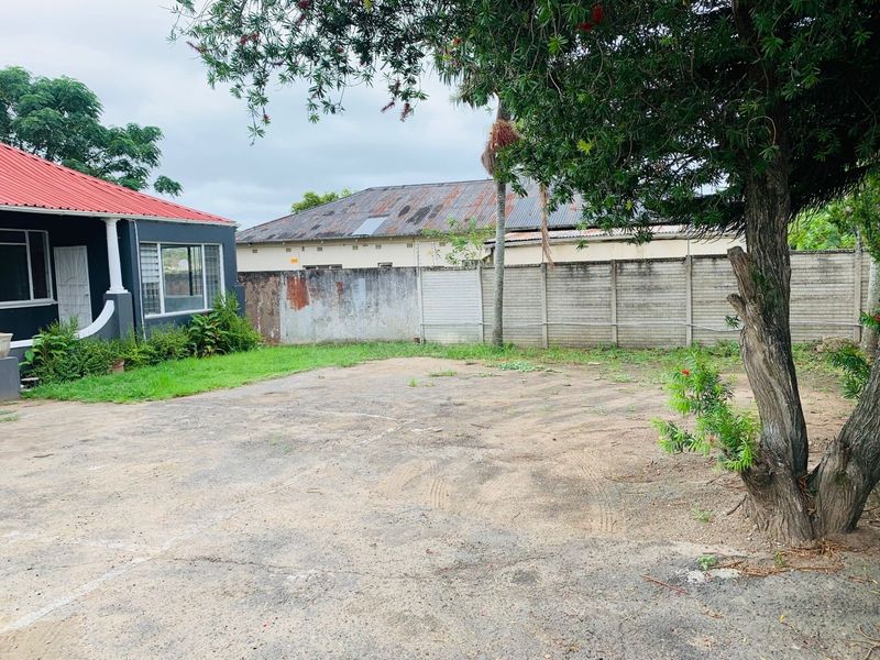 House For Sale In East London - Photo 2