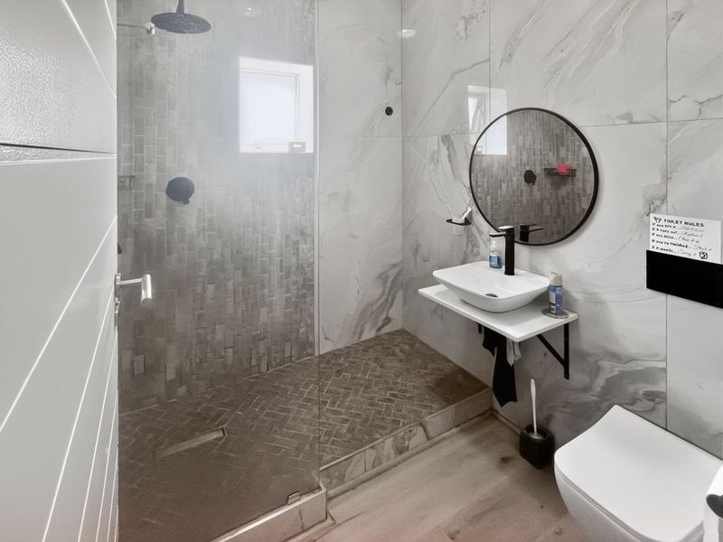 Apartment For Sale In Port Elizabeth - Photo 6