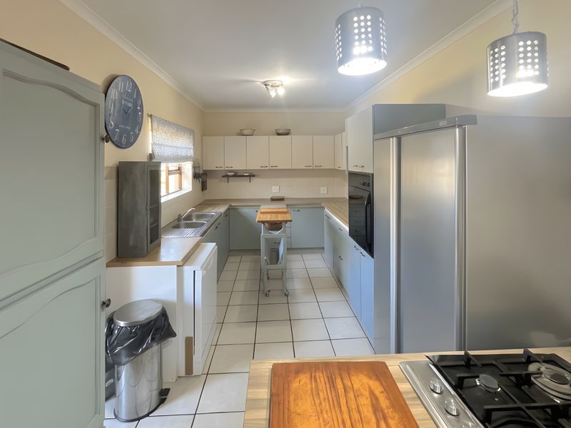 Townhouse For Sale In Port Elizabeth - Photo 5