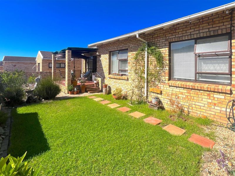 Townhouse For Sale In Port Elizabeth - Photo 2