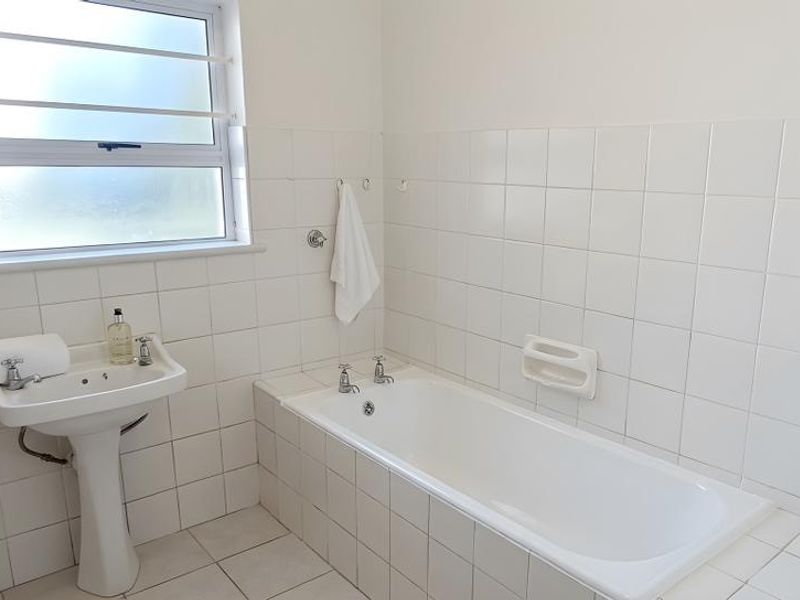 House Rental Monthly In Port Elizabeth - Photo 9