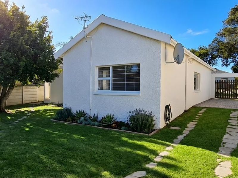 House Rental Monthly In Port Elizabeth - Photo 2