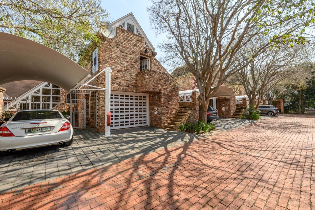 Townhouse For Sale In Port Elizabeth - Photo 2