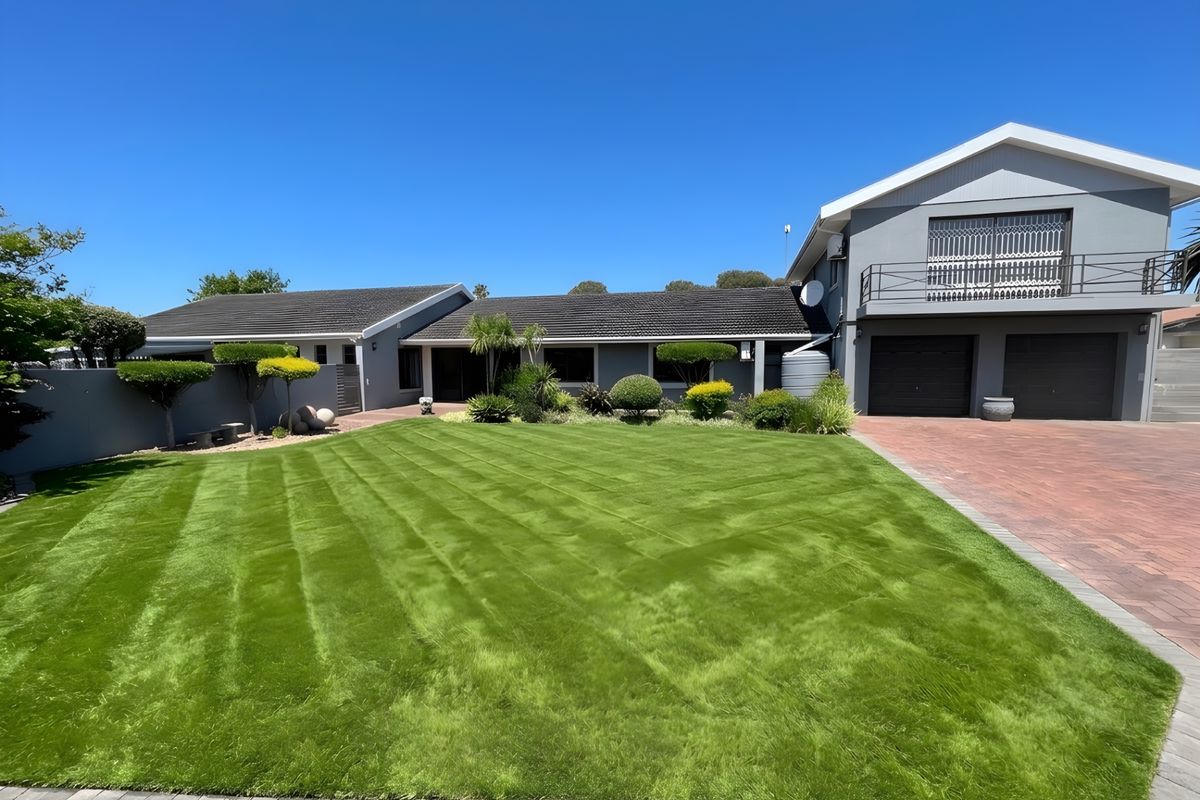 House For Sale In Port Elizabeth - Photo 2