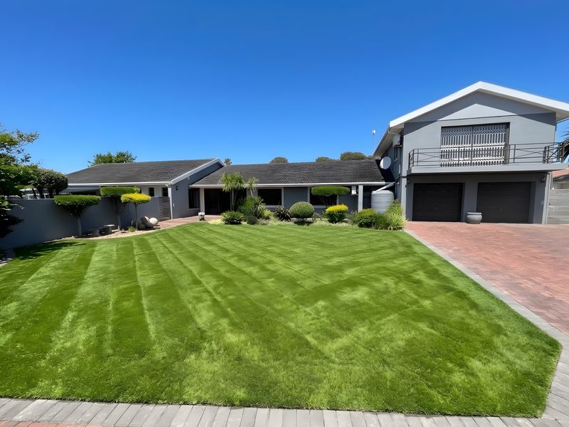 House For Sale In Port Elizabeth - Photo 2