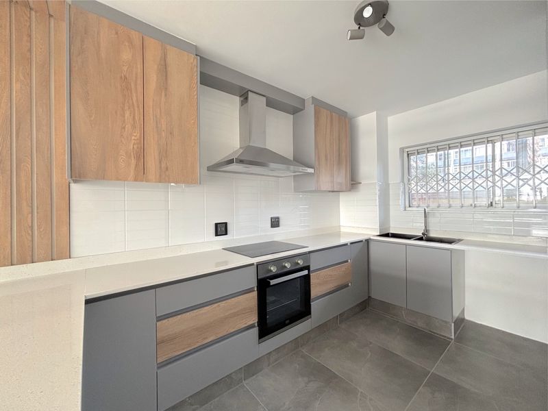 Apartment For Sale In Port Elizabeth - Photo 5