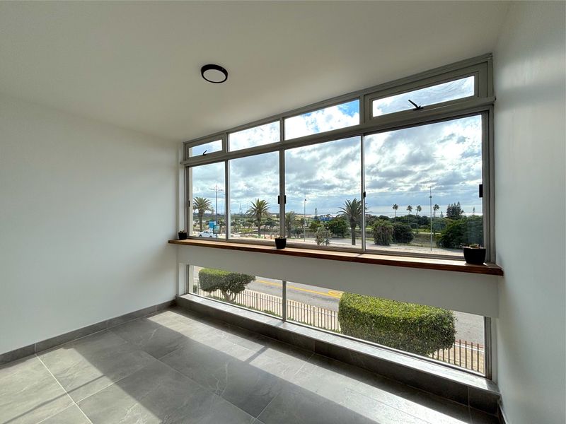 Apartment For Sale In Port Elizabeth - Photo 2