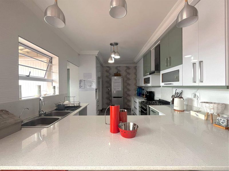 House For Sale In Port Elizabeth - Photo 10