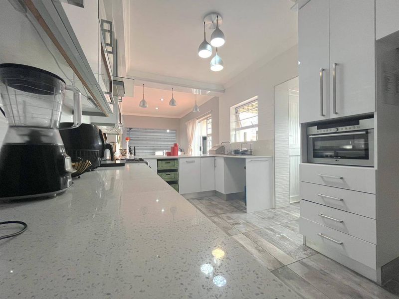 House For Sale In Port Elizabeth - Photo 9