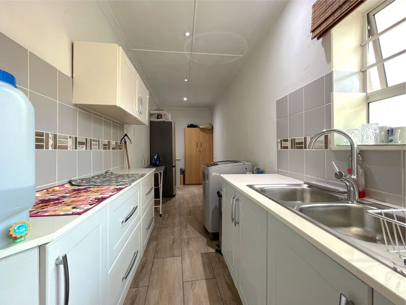 House For Sale In Port Elizabeth - Photo 9