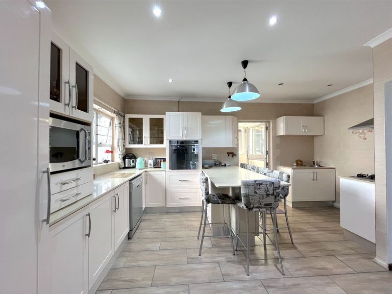 House For Sale In Port Elizabeth - Photo 7