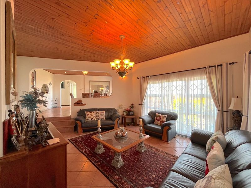 House For Sale In Port Elizabeth - Photo 4