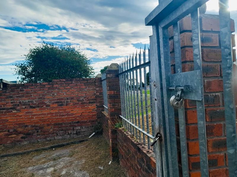 House For Sale In King Williams Town - Photo 3