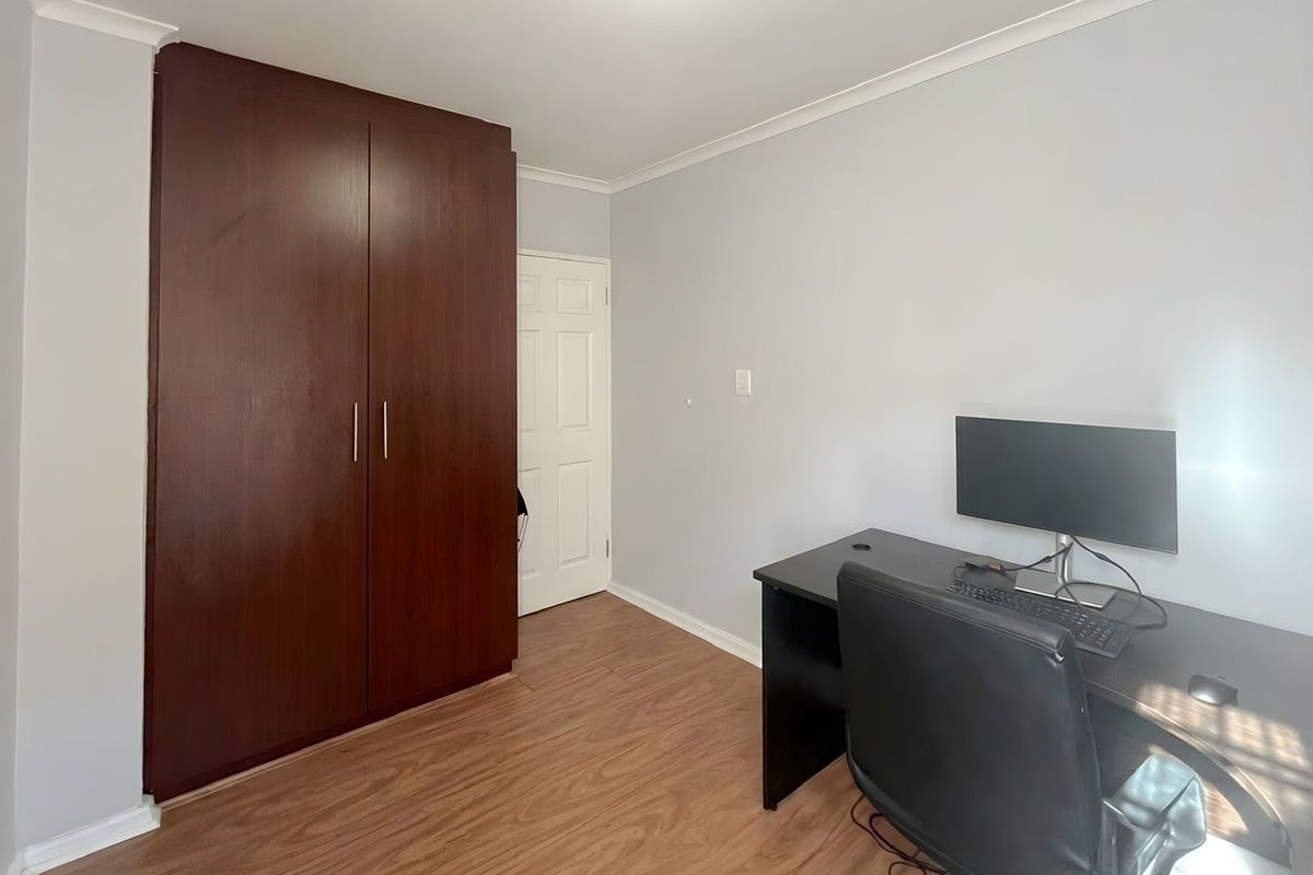Townhouse Rental Monthly In Port Elizabeth - Photo 5