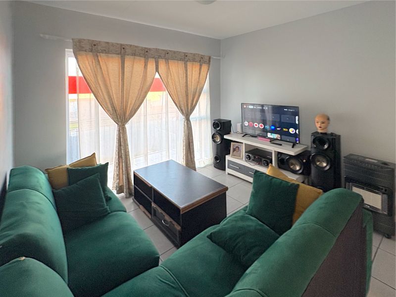 Apartment For Sale In Port Elizabeth - Photo 5