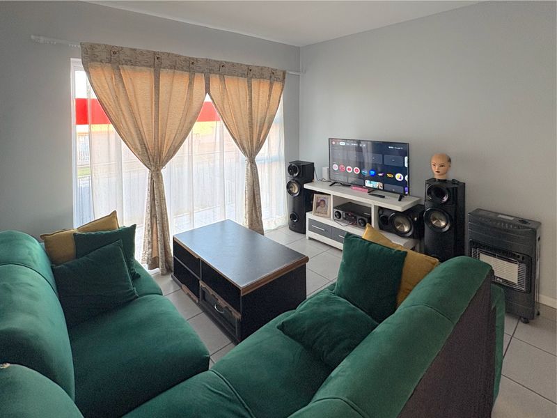 House For Sale In Port Elizabeth - Photo 3
