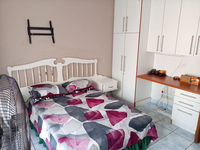 House For Sale In East London - Photo 10