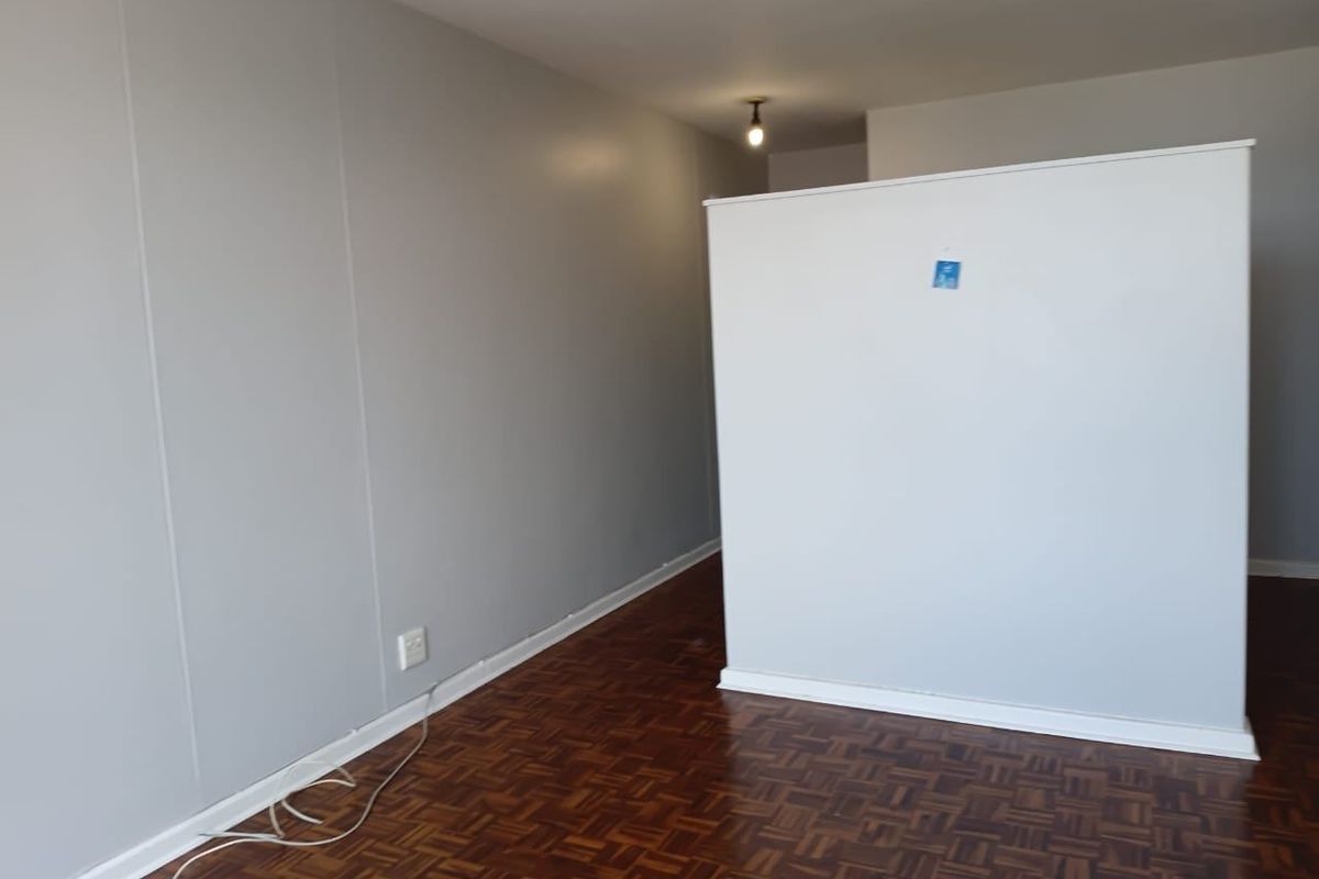 Apartment Rental Monthly In Port Elizabeth - Photo 5