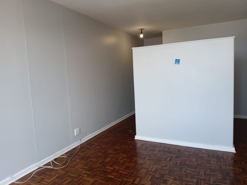 Apartment Rental Monthly In Port Elizabeth - Photo 5