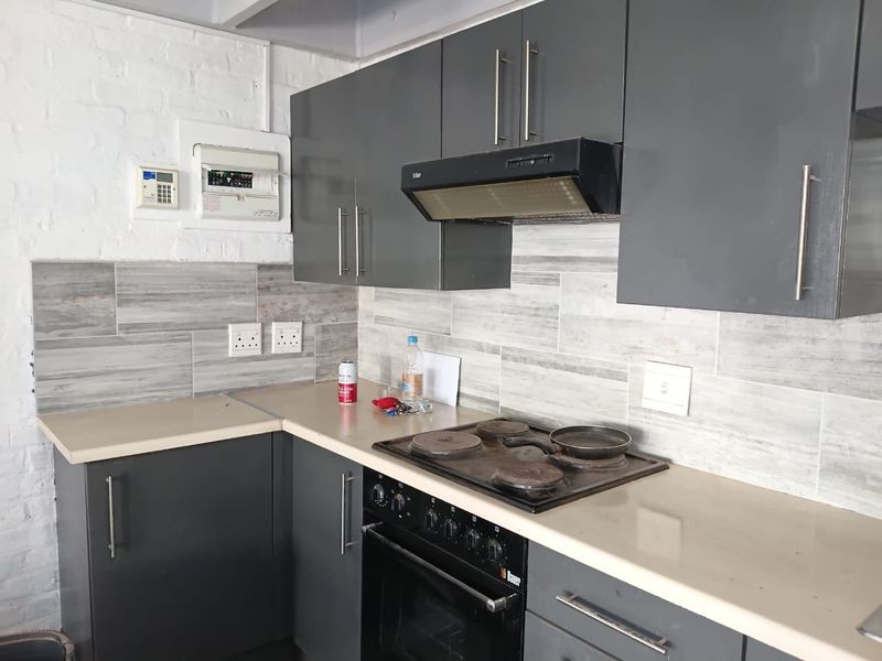 Apartment Rental Monthly In Port Elizabeth - Photo 6