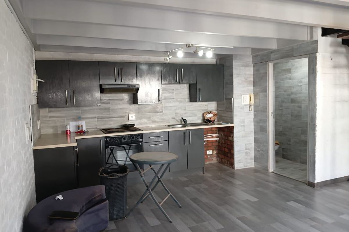 Apartment Rental Monthly In Port Elizabeth - Photo 3