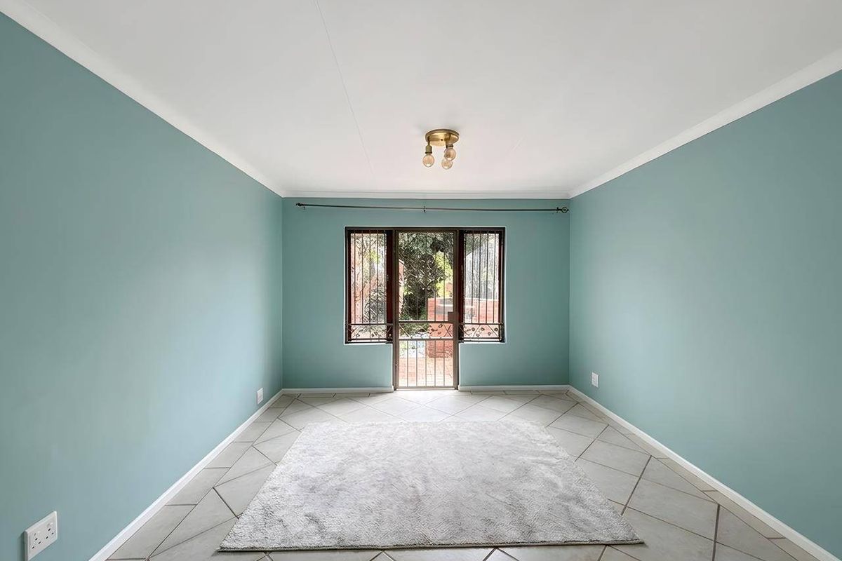 Townhouse Rental Monthly In Port Elizabeth - Photo 4