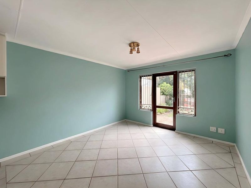 Townhouse Rental Monthly In Port Elizabeth - Photo 5