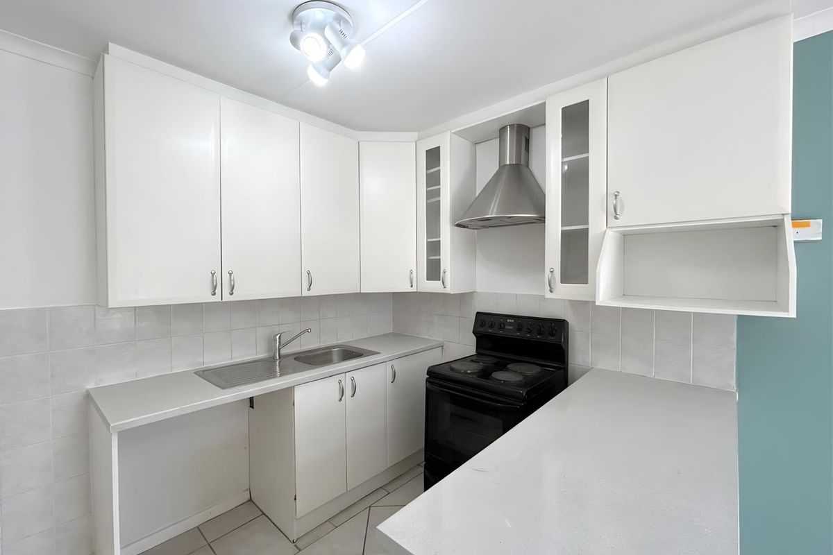 Townhouse Rental Monthly In Port Elizabeth - Photo 2