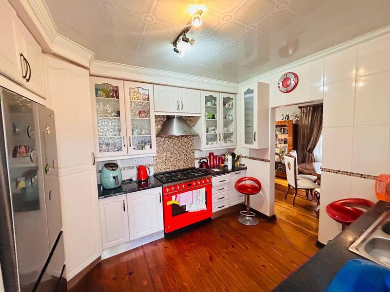 House Rental Monthly In East London - Photo 4