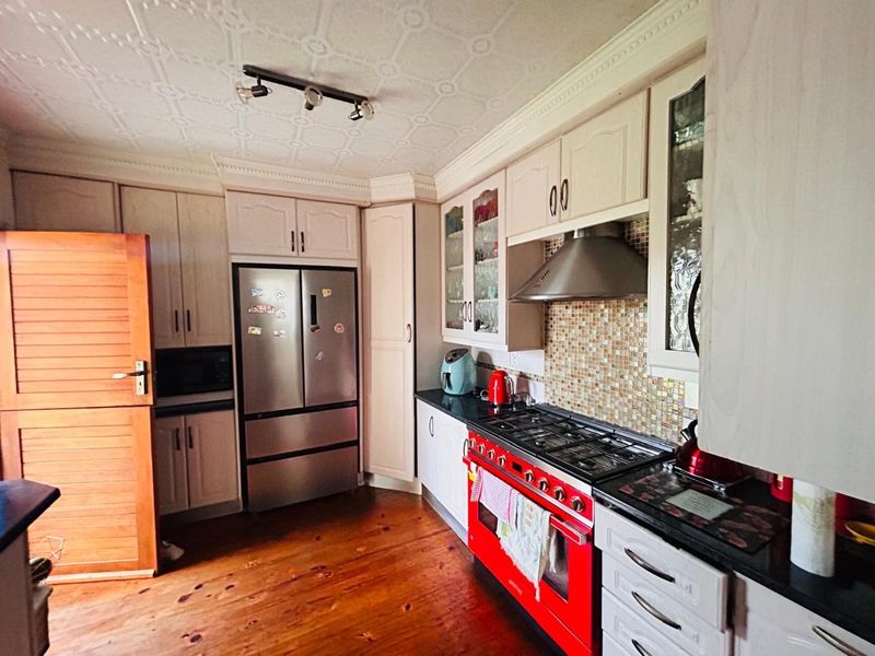 House Rental Monthly In East London - Photo 6