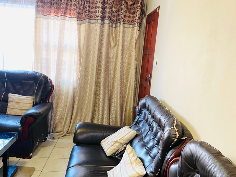 House For Sale In East London - Photo 7