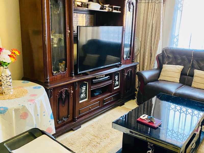 House For Sale In East London - Photo 6