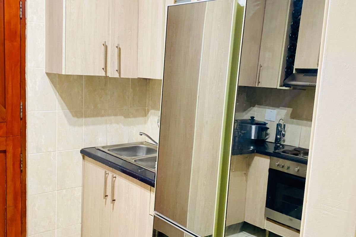 House For Sale In East London - Photo 5