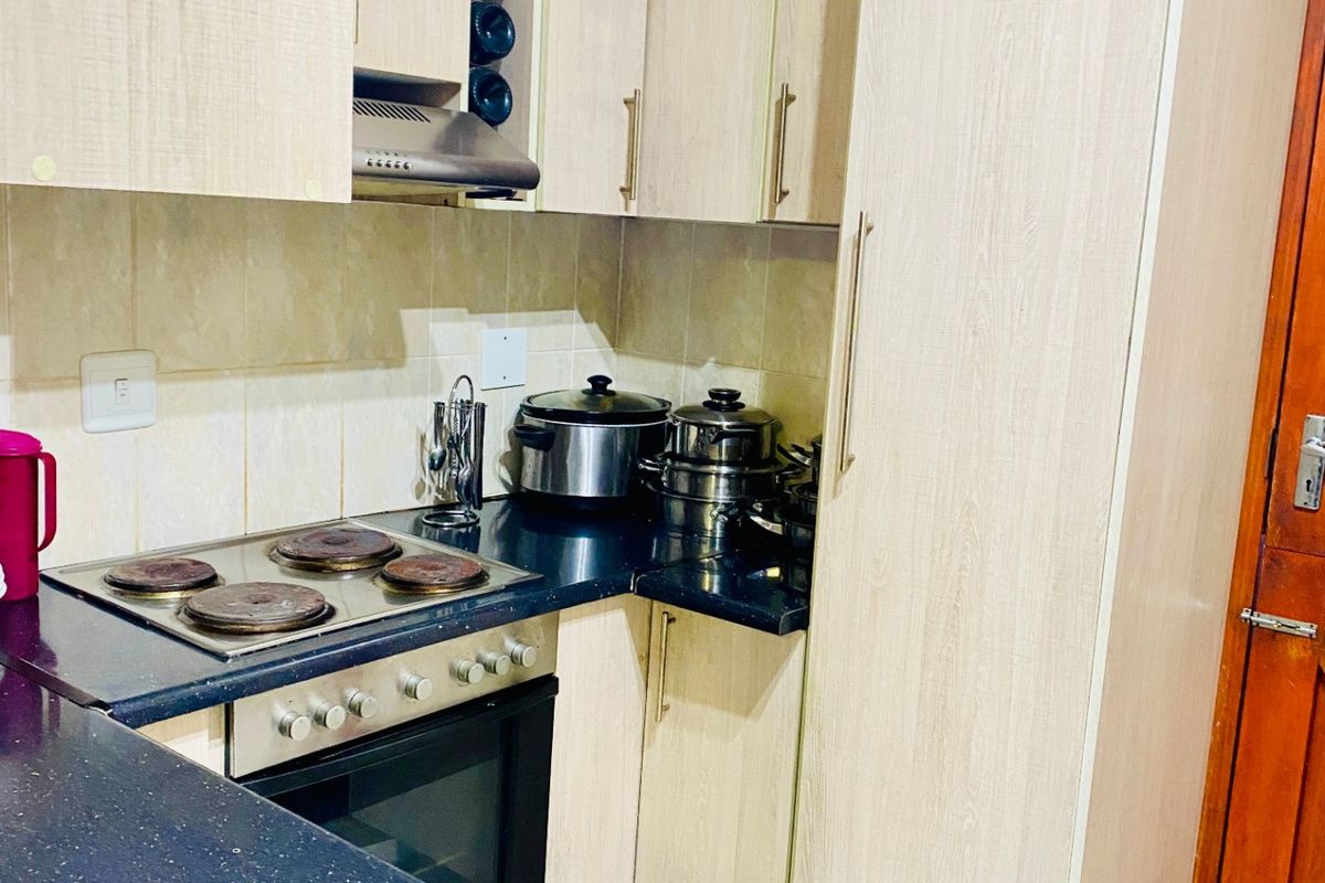 House For Sale In East London - Photo 3