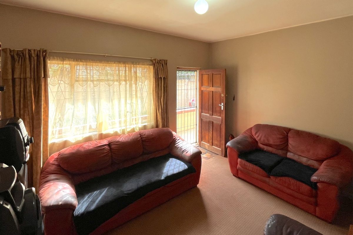 Apartment For Sale In Port Elizabeth - Photo 4