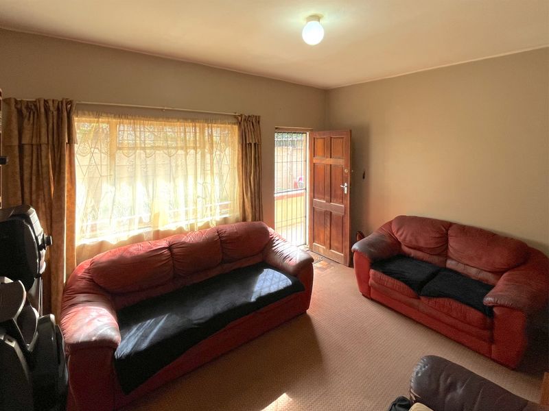Apartment For Sale In Port Elizabeth - Photo 4