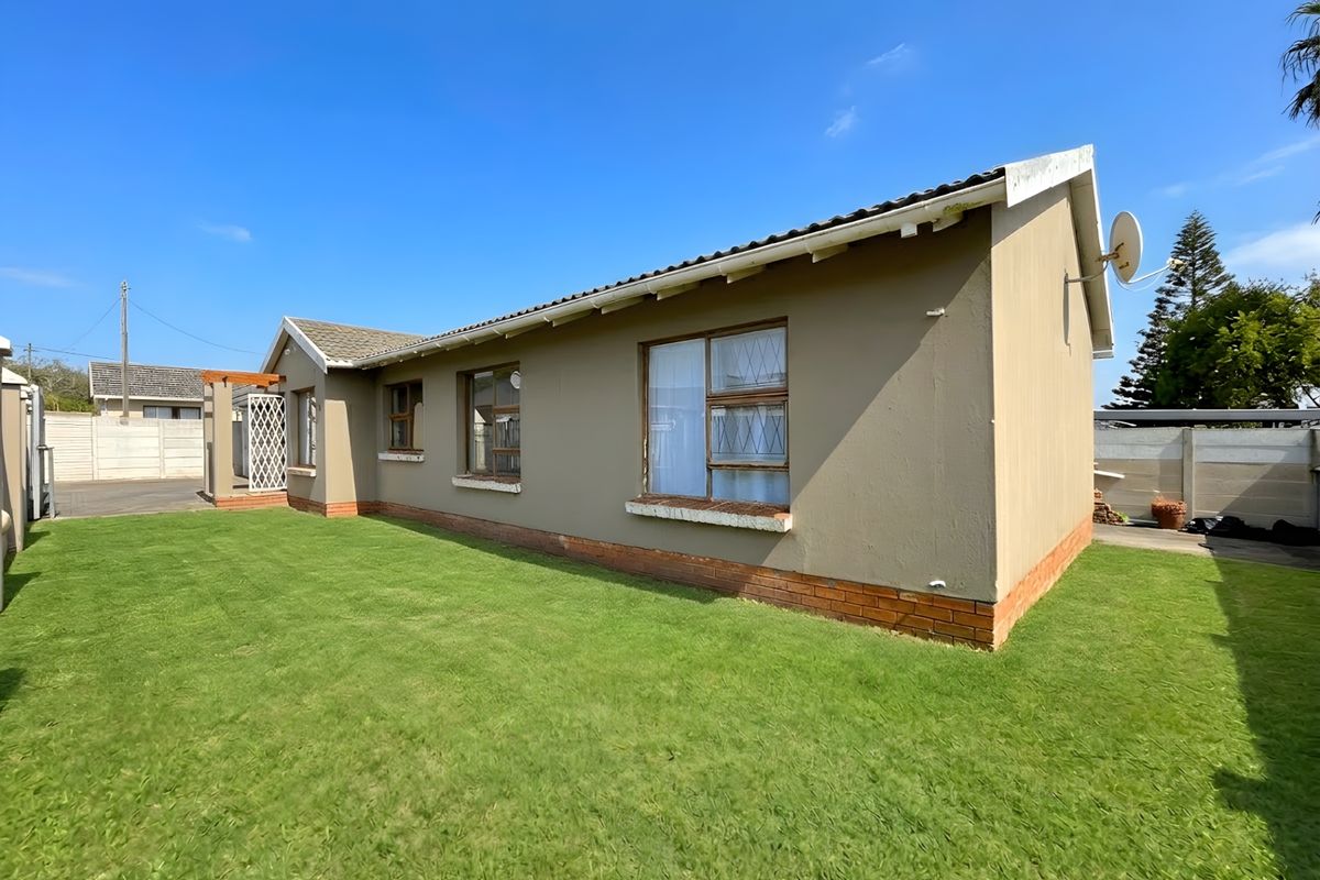 House For Sale In Port Elizabeth - Photo 2